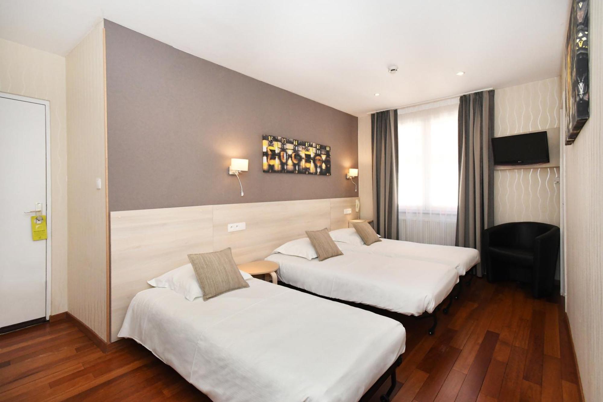 Logis Hotel Du Centre - Halte Ideale En Cyclotourisme Avec Garage A Velos Clos Molsheim Bilik gambar