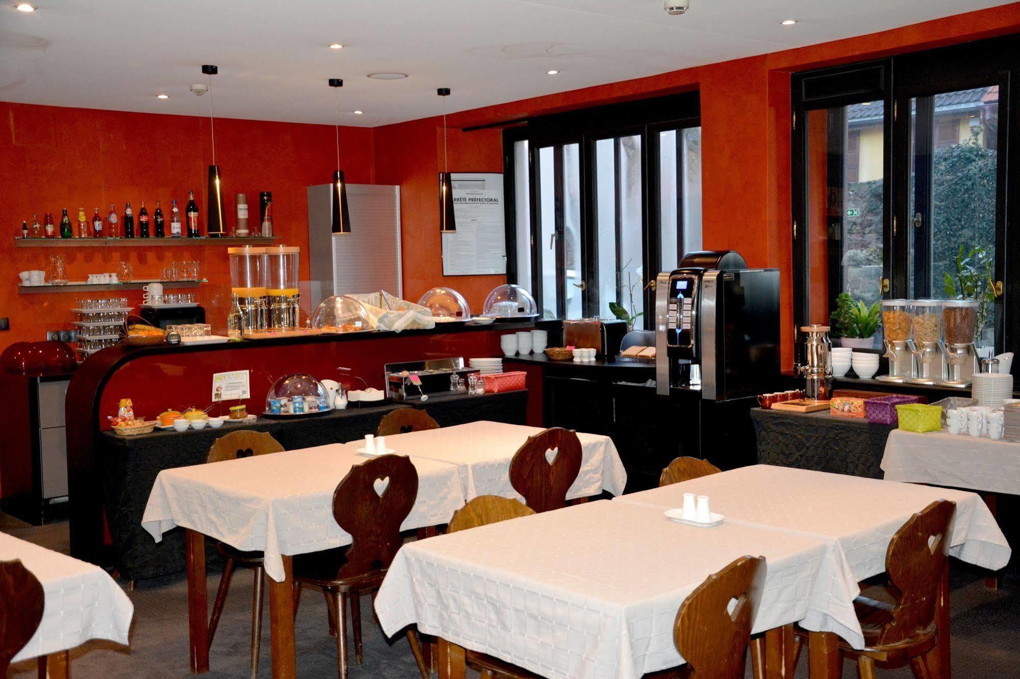 Logis Hotel Du Centre - Halte Ideale En Cyclotourisme Avec Garage A Velos Clos Molsheim Luaran gambar